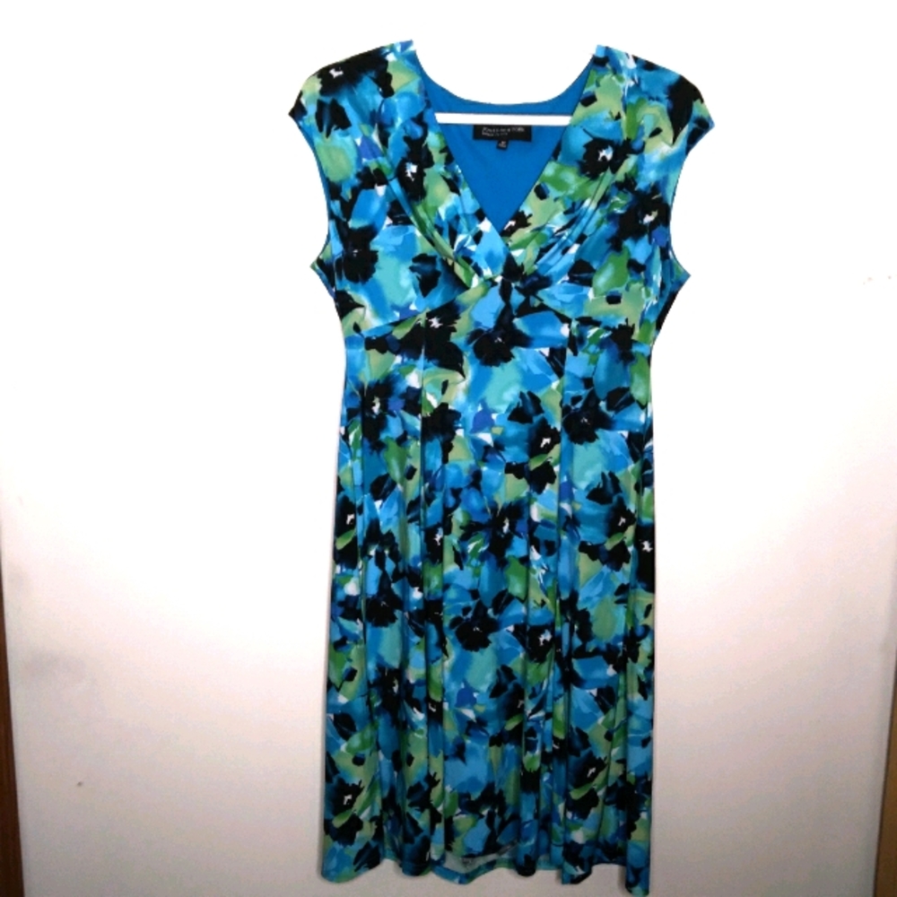 Jones New York Floral dress Size 8P, sleeveless